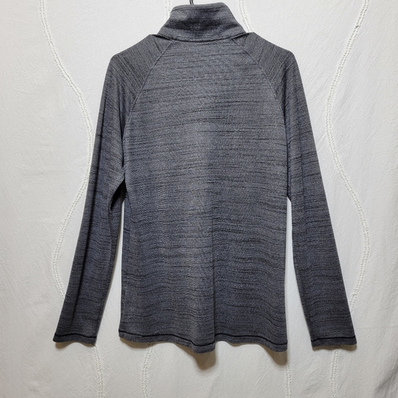 Under Armour Quarter Zip Pullover Size medium - Picture 2 of 3
